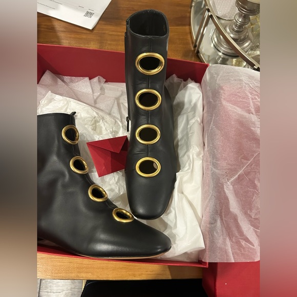 Valentino boots! Leather - Picture 2 of 5
